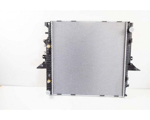Радіатор Land Rover. Range Rover 05-13 Land Rover Discovery 09-20 плоскі соти