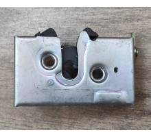 Замок двери Audi A100 задний. L (торцевой) ->88г левый