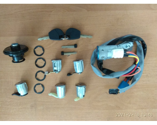 Комплект замків повний Peugeot Partner Citroen Berlingo 02-08
