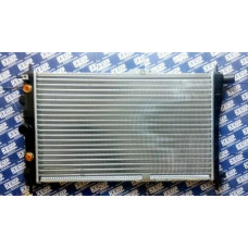 Радиатор Daewoo Nexia 1.5  635*382 АКП