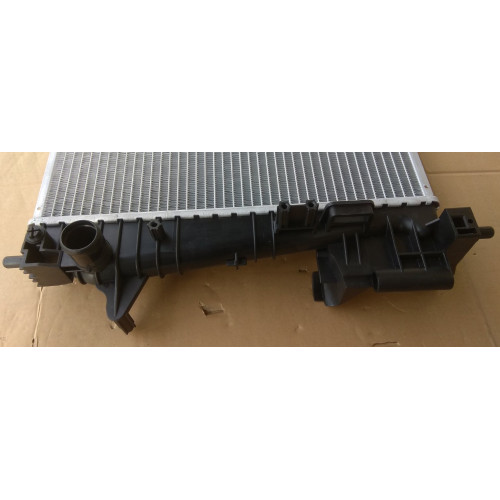 Радиатор Chevrolet Aveo T300 АКПП АС+/- 11-> 620 x 395 x 27 mm плоские соты