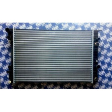 Радиатор Opel Omega B AC+ 2,5-3,0 АКП 95-00 653*460 плоские соты
