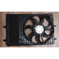 Мотор радиатора Skoda Fabia Praktik Roomster  Volkswagen Polo 09->с дифузором