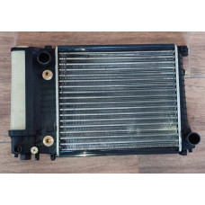Радиатор BMW E30 316. 318 87-91 E36 316. 91-93 АКПП АС- 380*330