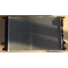 Радиатор Audi- A4,A5 Q5 12г.->720 x 470 x 32 mm плоские соты