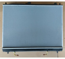 Радіатор Mitsubishi Montero Mitsubishi Pajero 00-06  500 x 688 x 26 mm пл. соти