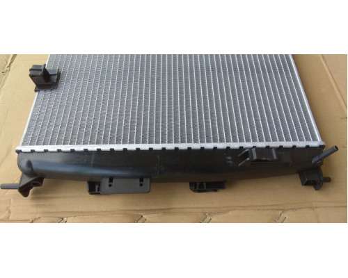 Радіатор Nissan Qashqai I J10 06- 590 x 433 x 27 mm плоскі стільники