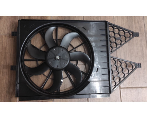Мотор радіатора Skoda Fabia Praktik Roomster  Volkswagen Polo з дифузором