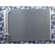 Радіатор кондиціонера VW Passat 1.6-2.0 TDI 05-> 575*440(з осушувачем)