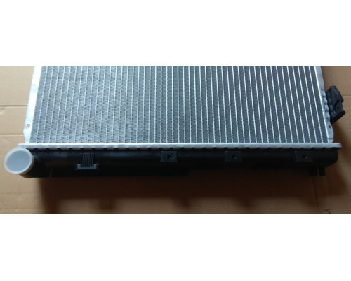 Радіатор Mercedes  W124E 2,0-3,0D 84-00 АКПП  530*490 плоскі соти