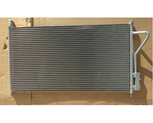 Радіатор кондиціонера Ford Focus 98-04 620*365 (без осушувача)