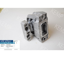 Подушка двигуна VW Bora/Audi A3 Skoda Octavia A5 1.4-1.6 04-> R права