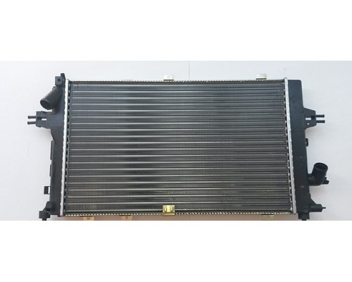 Радіатор Оpel Astra H 1.3 1.7 1.9 CDTi мех AC+/- 600*368 04->