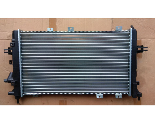 Радіатор Оpel Astra H 1.3 1.7 1.9 CDTi мех AC+/- 600*368 04->