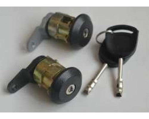 Личинки дверних замківFord Fiesta Courer 91-96 Transit 85-91(2шт)