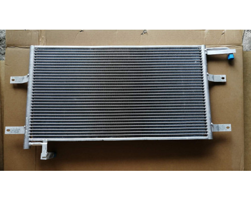 Радіатор кондиціонера VW Passat 88-96г. 710*330(без осушувача)