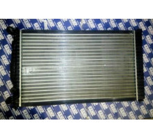 Радіатор VW Passat B5/Audi A4,A6 00-05  механіка 1,6-2,0 630*400