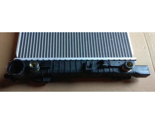 Радіатор Mercedes C W203 180-320 АКП 00-07 г.650*399(плоскі соти)