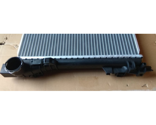Радіатор Mercedes C W203 180-320 АКП 00-07 г.650*399(плоскі соти)