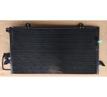 Радіатор кондиціонера  Audi A80 B4 91-95   605*350