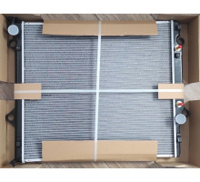 KEMP Радіатор Toyota Land Cruizer Prado J120 (02-) 3,0 D Lexus GX 470 плоскі соти Код запчастини: 77640075, 646806