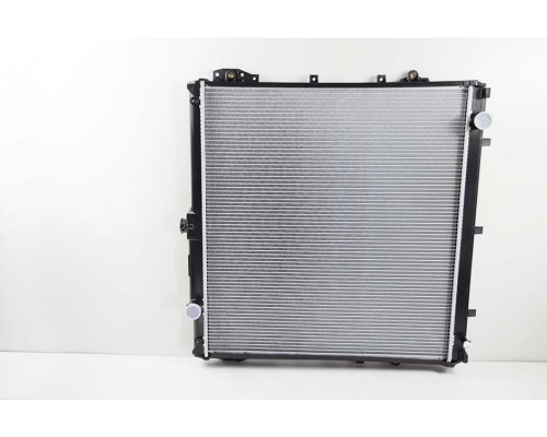 KEMP Радіатор TOYOTA SEQUOIA II (07-) TUNDRA II (07-) 650 x 703 x 36 мм плоскі соти