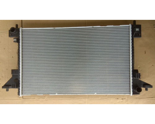 KEMP Радіатор Chevrolet Volt Opel Ampera 11>675 x 418 x 16 мм плоскі соти