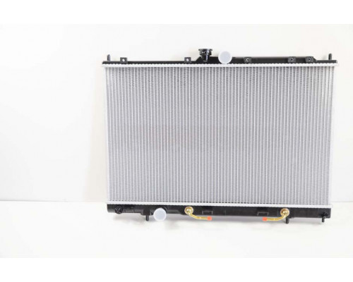 KEMP Радіатор MITSUBISHI OUTLANDER (CU2, 5W) (03-АКПП) 425 x 688 x 27 мм плоскі соти