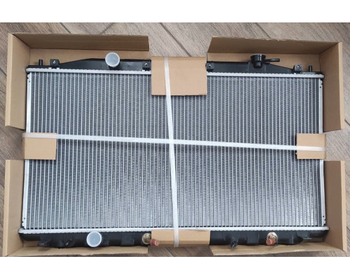 KEMP Радіатор Honda Accord 08-12 400 x 766 x 16 мм плоскі соти (only USA)