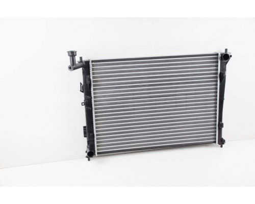 KEMP Радіатор Hyundai Accent 05-10 370 x 648 x 16 мм