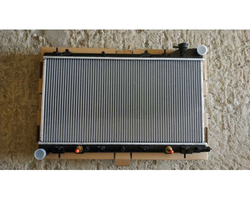 KEMP Радіатор Subaru Forester S11 02- плоскі соти