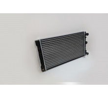 KEMP Радіатор VW Passat B3 88-93 1,8 525*322