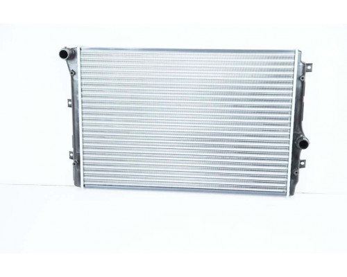 KEMP Радіатор VW Passat B7 2.0 TDI 10