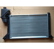 KEMP Радіатор Mercedes Sprinter 208-412 мех 97-06 680*400*33 Код запчастини: 7764109, 9015003100