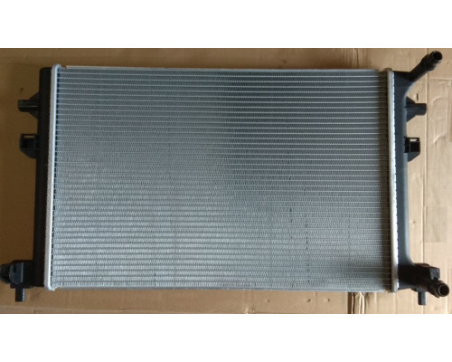 KEMP Радіатор VW GOLF VII 12- OCTAVIA III 13- LEON 12- A3 12- (плоскі соти)