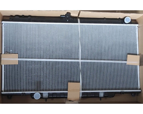 KEMP Радіатор Nissan Patrol Y61 97 450 x 910 x 32 мм плоскі соти (механіка)