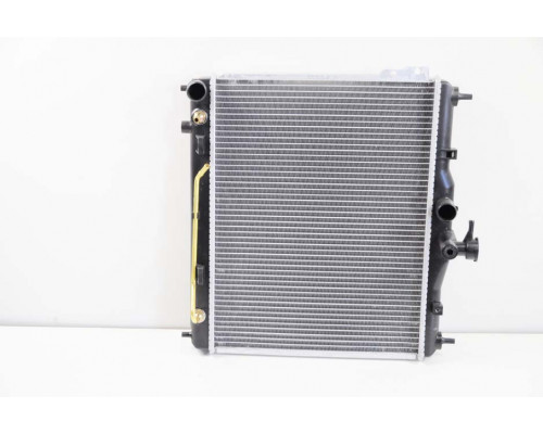 KEMP Радіатор Hyundai Getz 02-11 (372 x 495 x 19 мм) плоскі соти