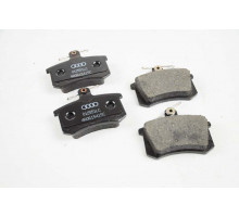 KEMP Колодки гальмівні задні Audi-100,80,A4,A6 86-01 супорт 4A0698451