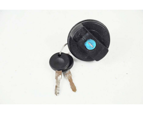 KEMP Кришка бака VW/Audi 80-100 82-86 р. (з ключем)