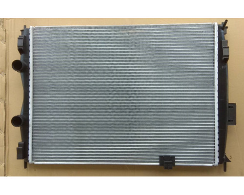 KEMP Радіатор Nissan Qashqai I J10 06- 590 x 433 x 27 мм плоскі соти