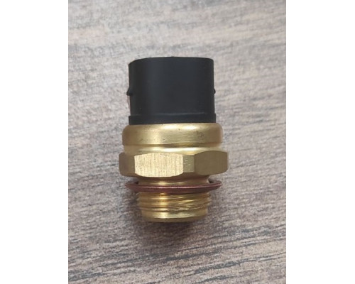 KEMP Датчик радіатора VW Passat/Golf 93-02 Skoda 3х конт. (квадратн 321)