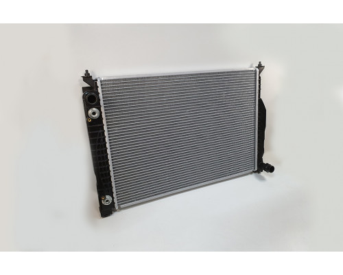 KEMP Радіатор Audi-A6 2.7T 97-05р. 631*440 АКП плоскі соти