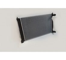 KEMP Радіатор Audi A4 1.6 1.8T 2.0FSI 00 р. 630*412 плоскі соти 8E0121251A