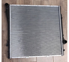 KEMP Радіатор BMW E53 X5 3.0D 3.0i AC+ мех. 00 590*590 17111439104