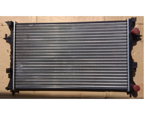 KEMP Радіатор Renault Laguna 2. 1.6-2.0 16V 01 690*420 (плоскі соти)