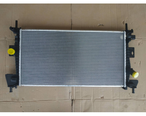 KEMP Радіатор Ford Focus 3 C Max 1.6-2.0 11 670*346