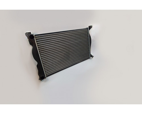 KEMP Радіатор Audi-A6 2.0 TDI/TFSI 05р. 675*445