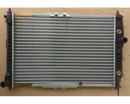 KEMP Радіатор Chevrolet Aveo 1.6 600*430 АКП