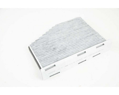 KEMP Фільтр салону вугільний Audi A3 VW Passat Cadi 3 Octavia A5 04 (вугільний)