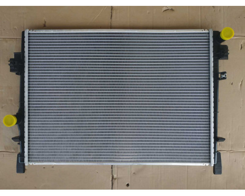 KEMP Радіатор DODGE JOURNEY (07-) 638*458 плоскі соти